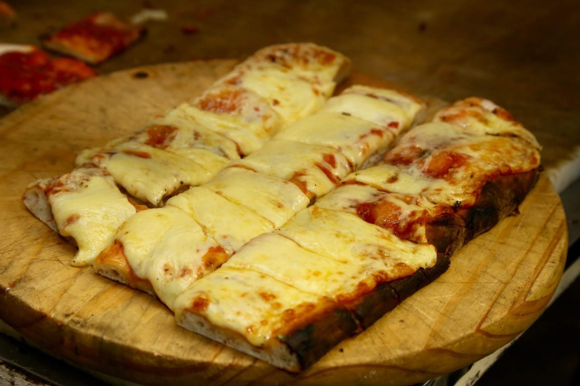 RINCONADA PIZZA-BAR Pizza muzzarela 