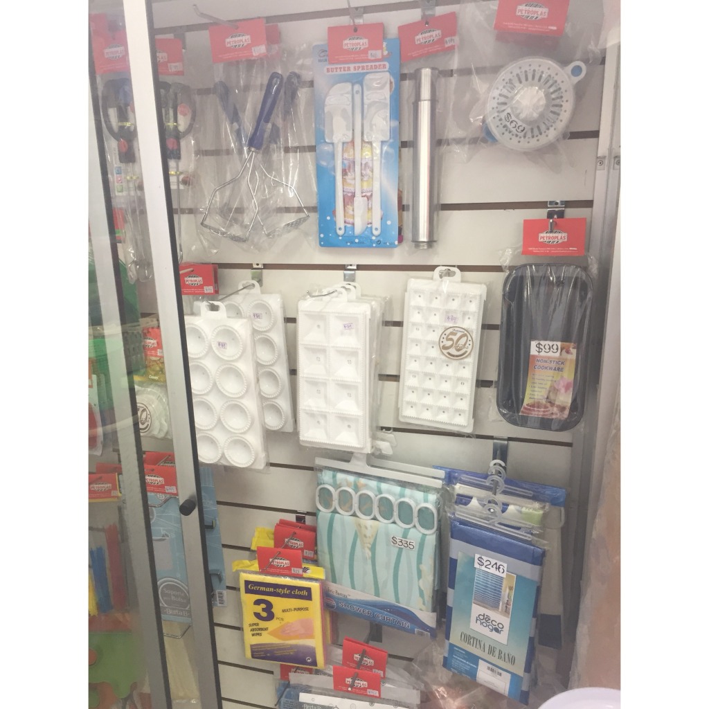 PLASTICOS PETROPLAS Todo en articulos de reposteria herramientas de cocina, cortinas de baño, etc