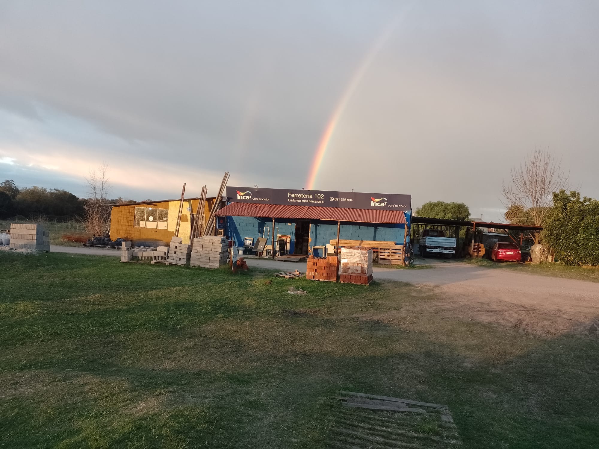 BARRACA Y FERRETERIA 102 BARRACA Y FERRETERIA 102 MEMBRANAS AISLANTES
MEMBRANAS ASFALTICAS
PINTURAS
