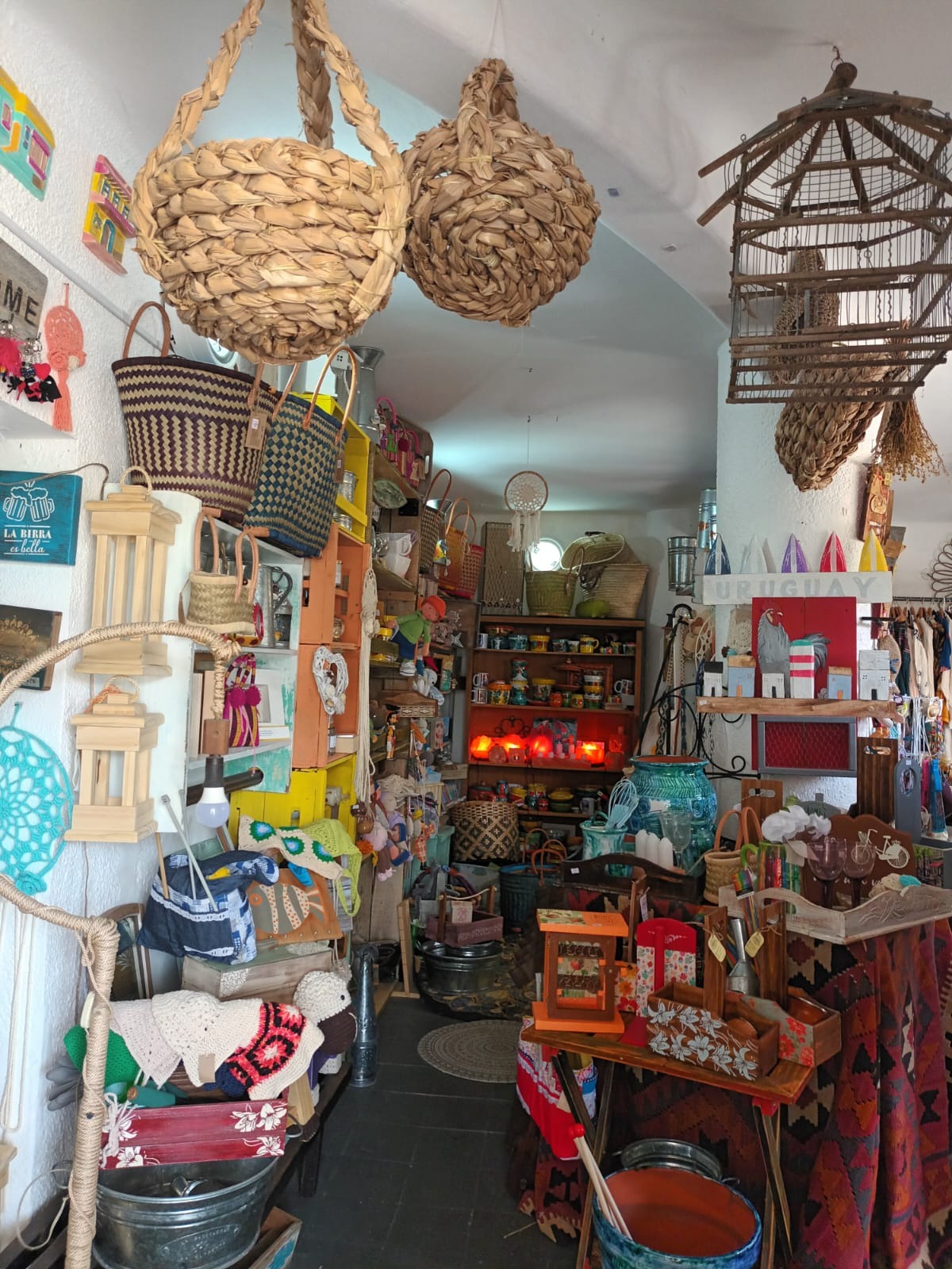 LA BICICLETA ENTRE TELAS  