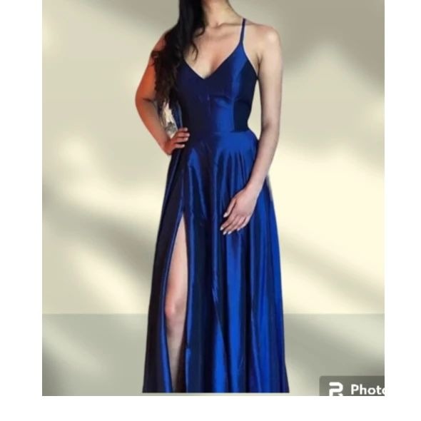 AMORA ALQUILER DE VESTIDOS  