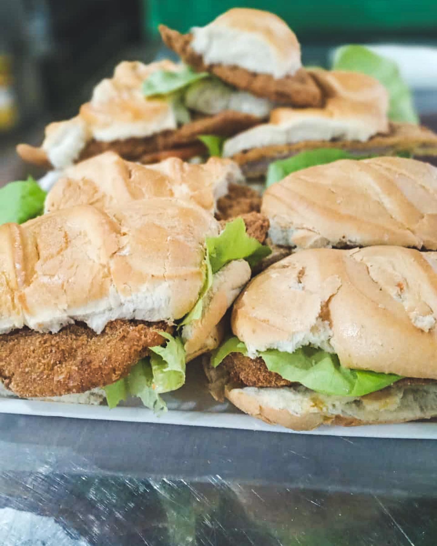 PIZZERIA LOS 2 HERMANOS Milanesa al pan 