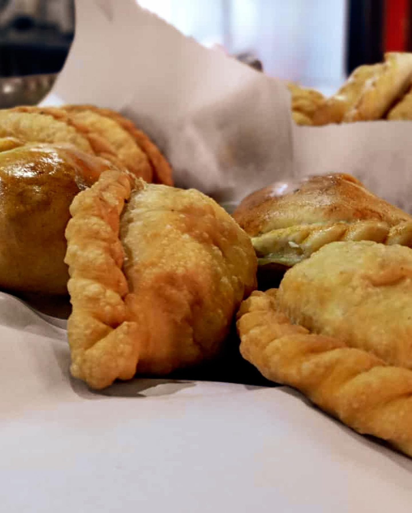 PIZZERIA LOS 2 HERMANOS Empanadas varios sabores