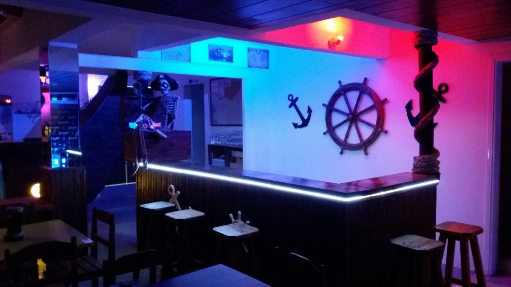 PIRATAZ BAR  