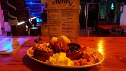 PIRATAZ BAR 