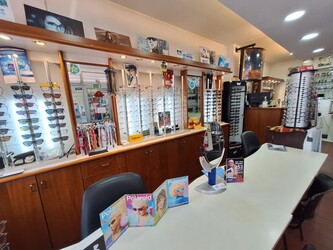 OPTICA Y JOYERIA LA PAZ 