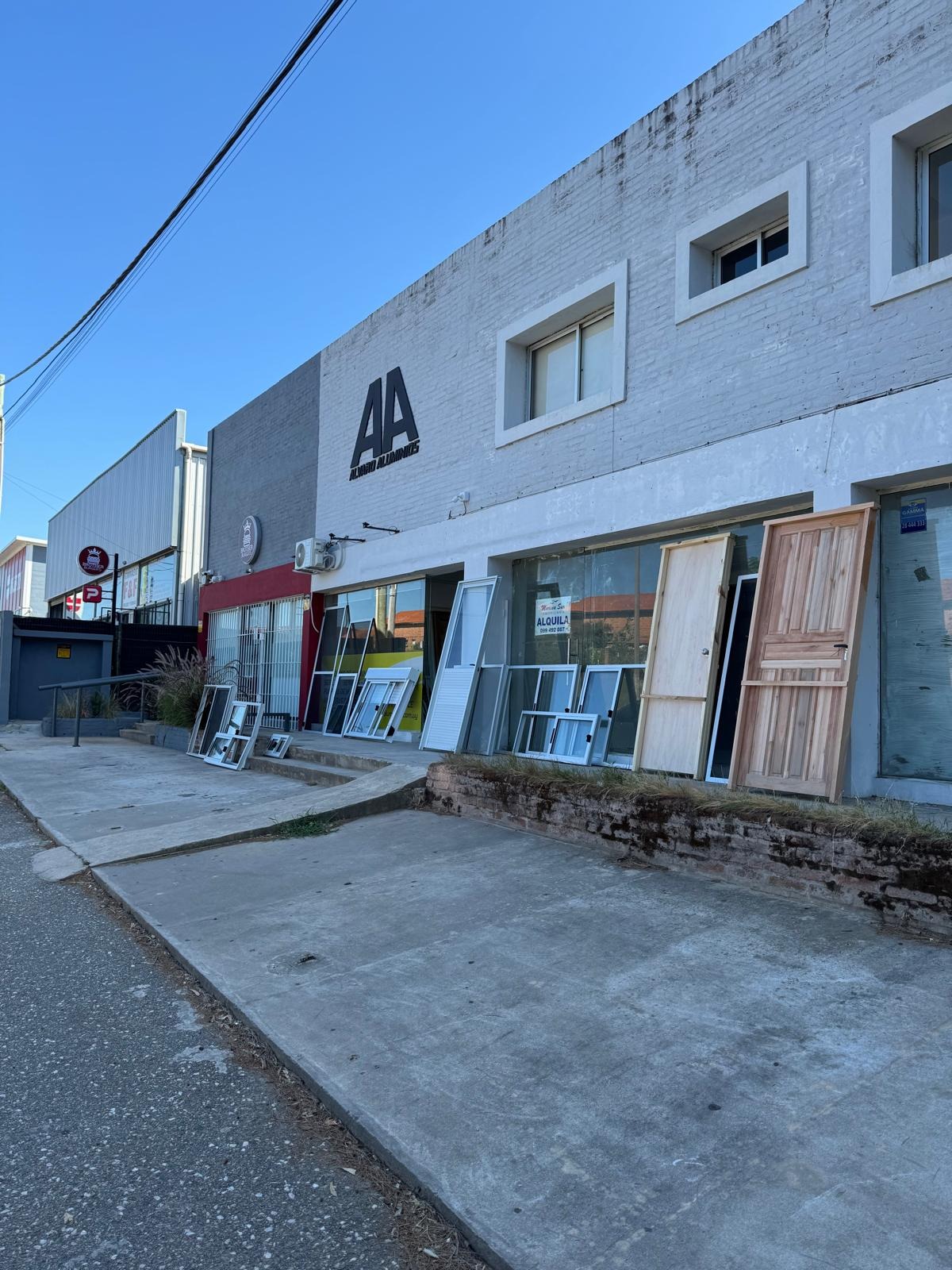 Quinchos Uy Washington Pais PERGOLAS
DECKS
QUINCHOS DE PAJA