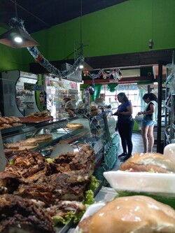 PANADERÍA Y CONFITERÍA SARANDI 