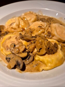 Parrillada la Criolla de los Bernasconi SORRENTINOS DE JAMON Y QUESO