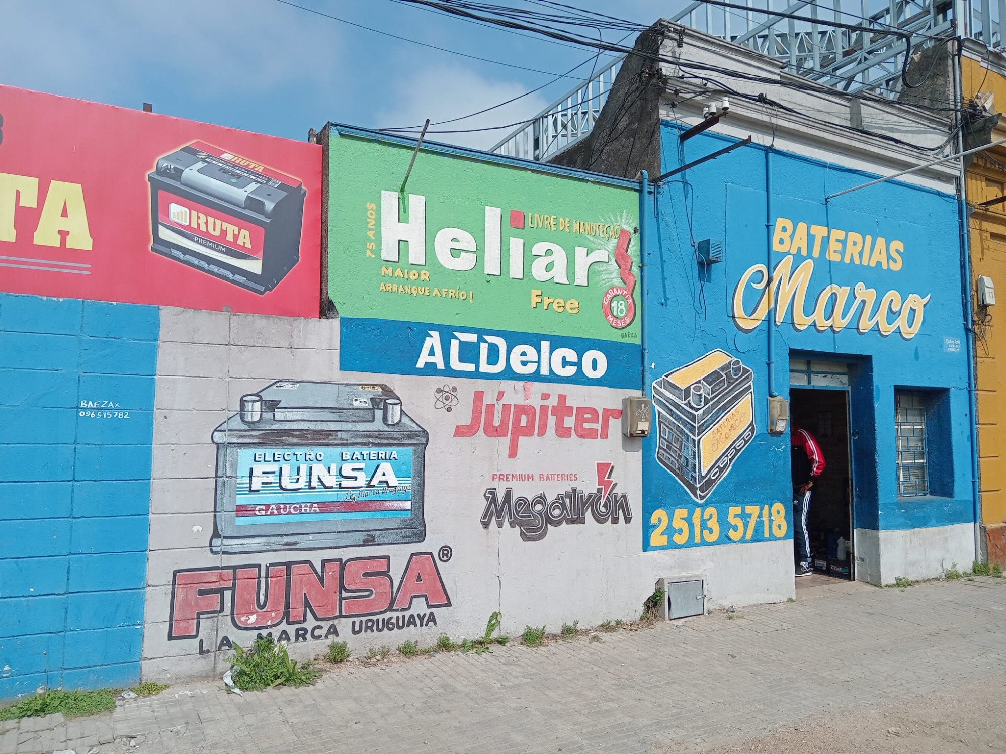 BATERIAS MARCOS BATERIAS MARCOS CUBIERTAS MOTOS
BATERIAS MOTO
BATERIAS AUTO
CUBIER