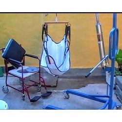 ORTOPEDIA PROVEER SALUD Grua levanta persona.