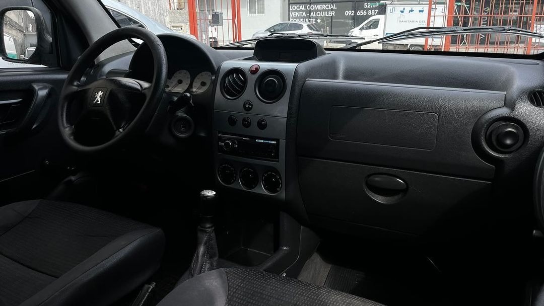 FLOREN AUTOMOVILES FLOREN AUTOMOVILES Compramos autos contados con papeles al día 

CONS