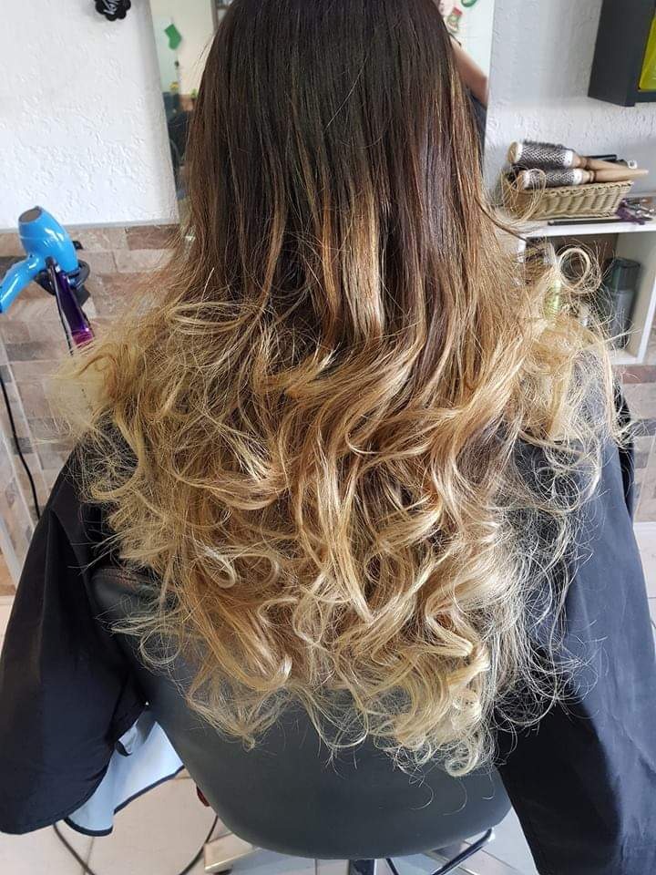 PELUQUERIA DANIELA UNISEX  