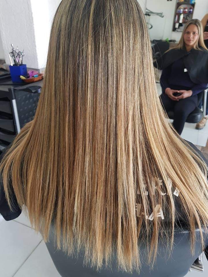 PELUQUERIA DANIELA UNISEX  