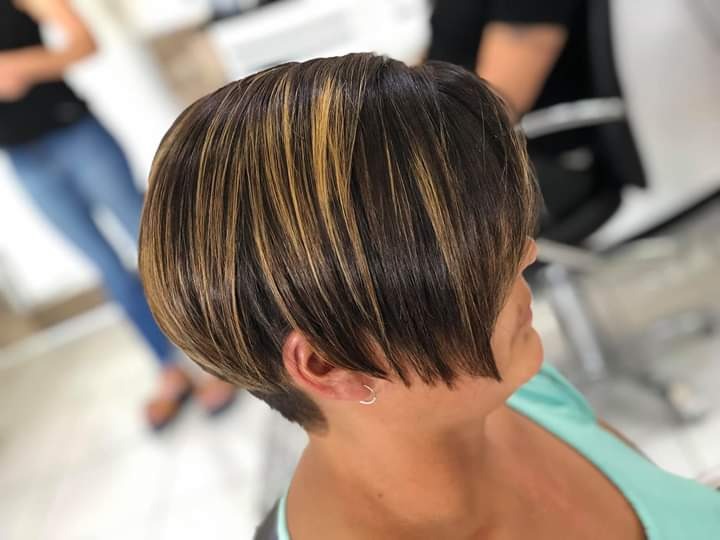 PELUQUERIA DANIELA UNISEX  