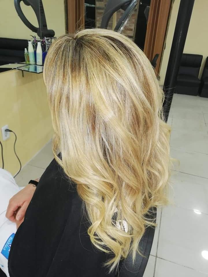 PELUQUERIA DANIELA UNISEX  