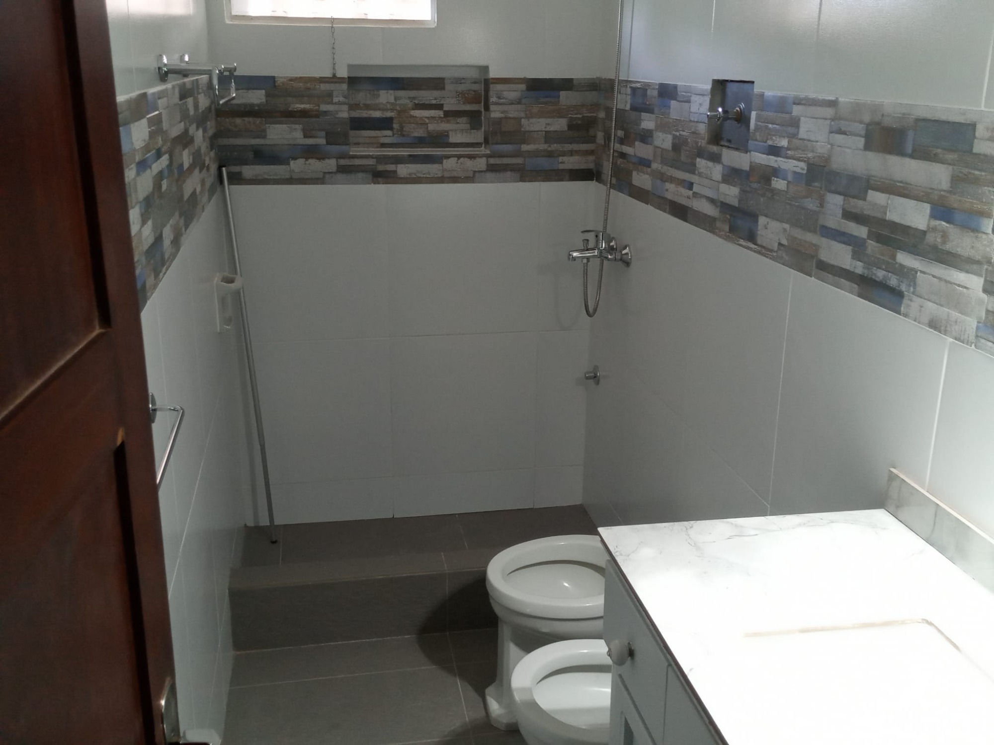 CONSTRUCCIONES DOUGLAS  