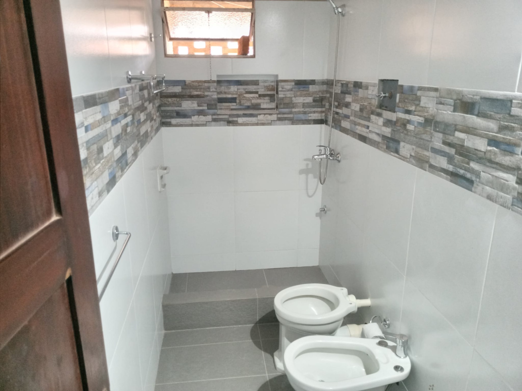 CONSTRUCCIONES DOUGLAS  