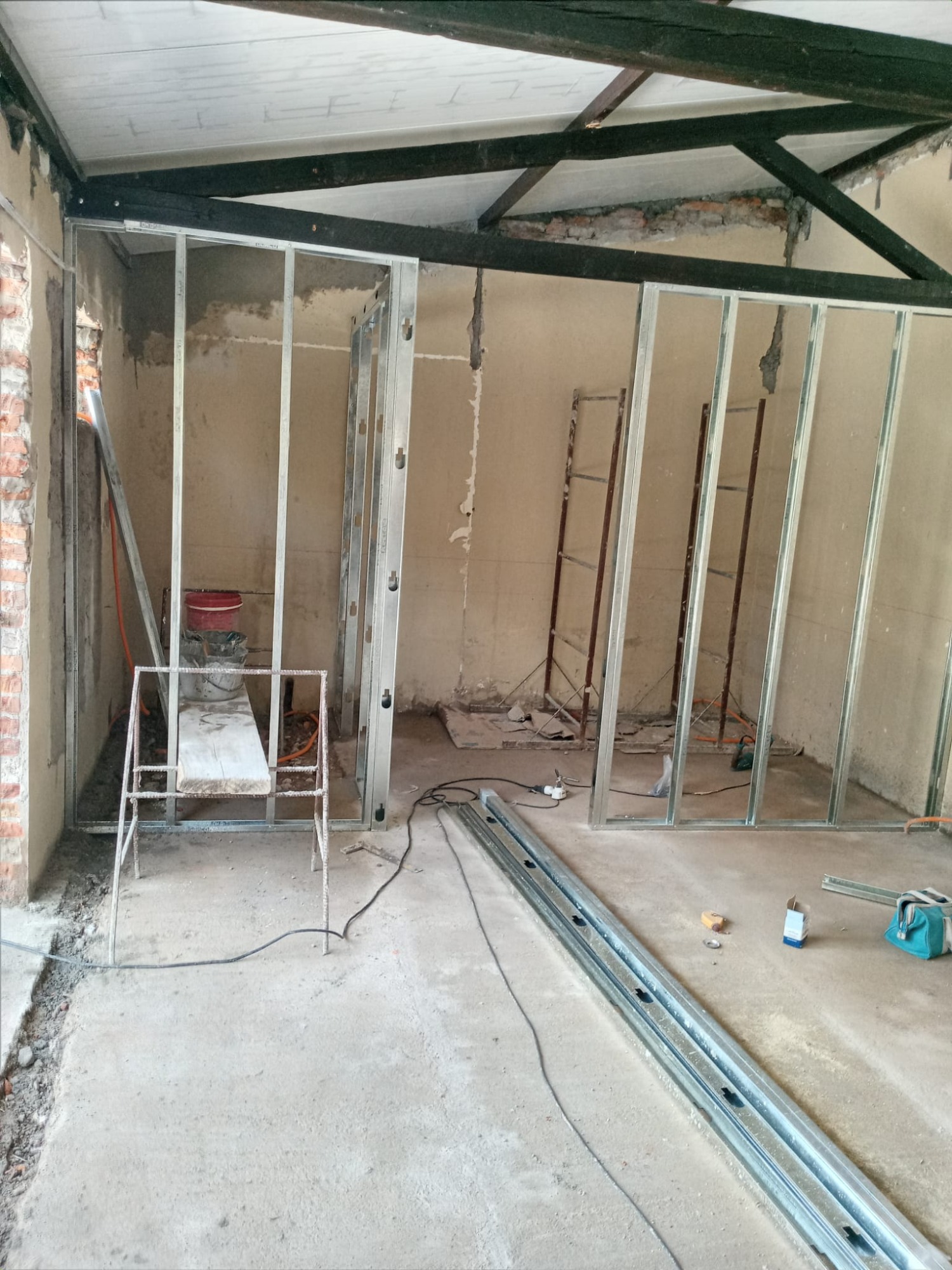 CONSTRUCCIONES DOUGLAS  