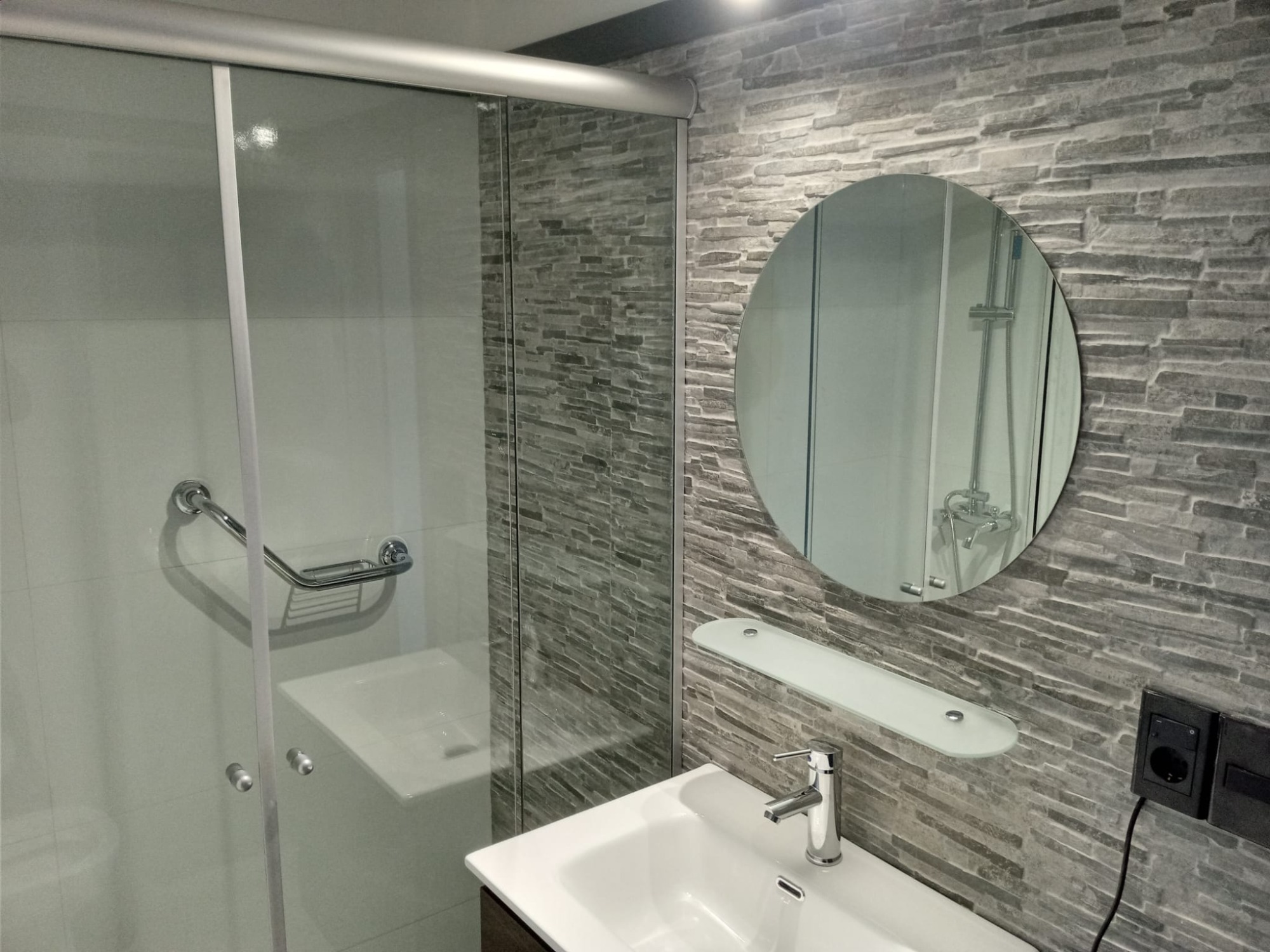 CONSTRUCCIONES DOUGLAS  