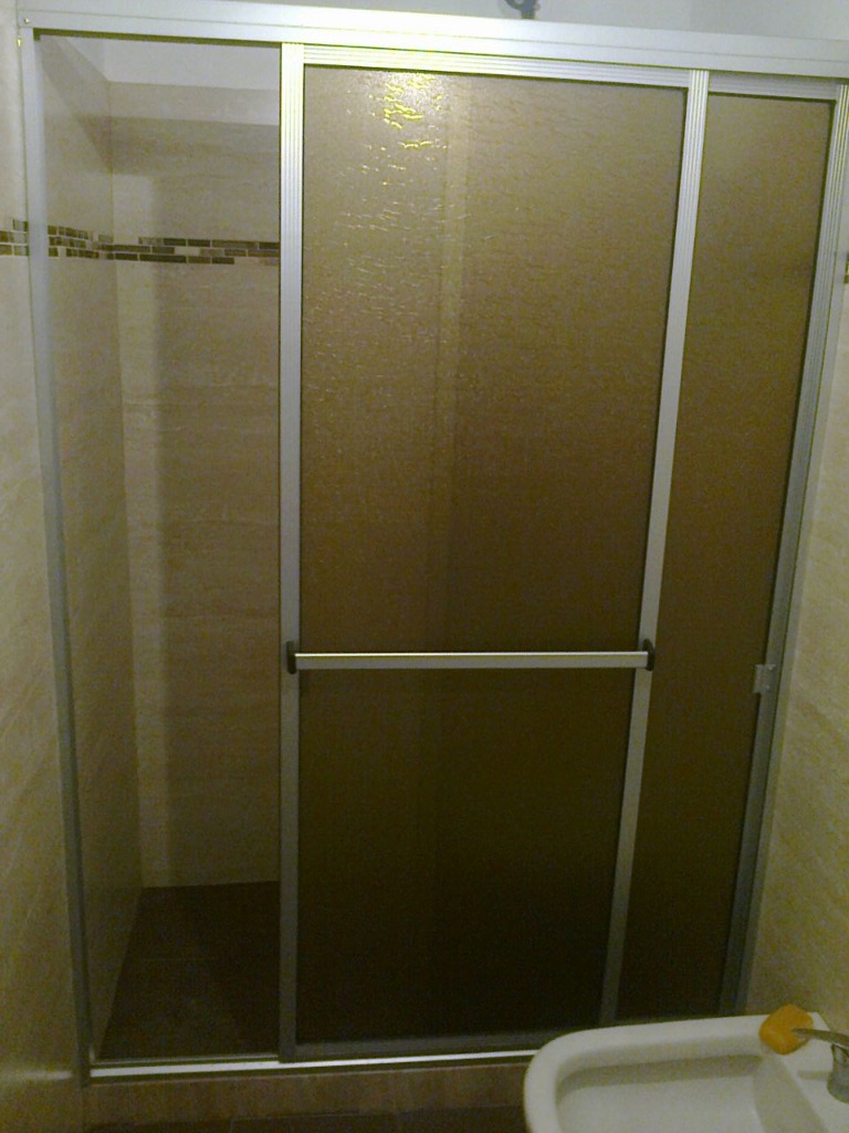 VIDRIERIA Y ALUMINIO  