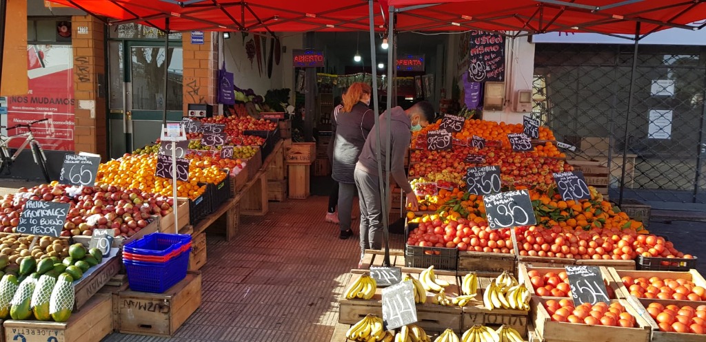 FRUTERIA LA CURVA  