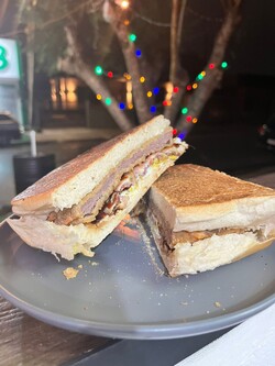 Comipaso y Pizzería Toto 