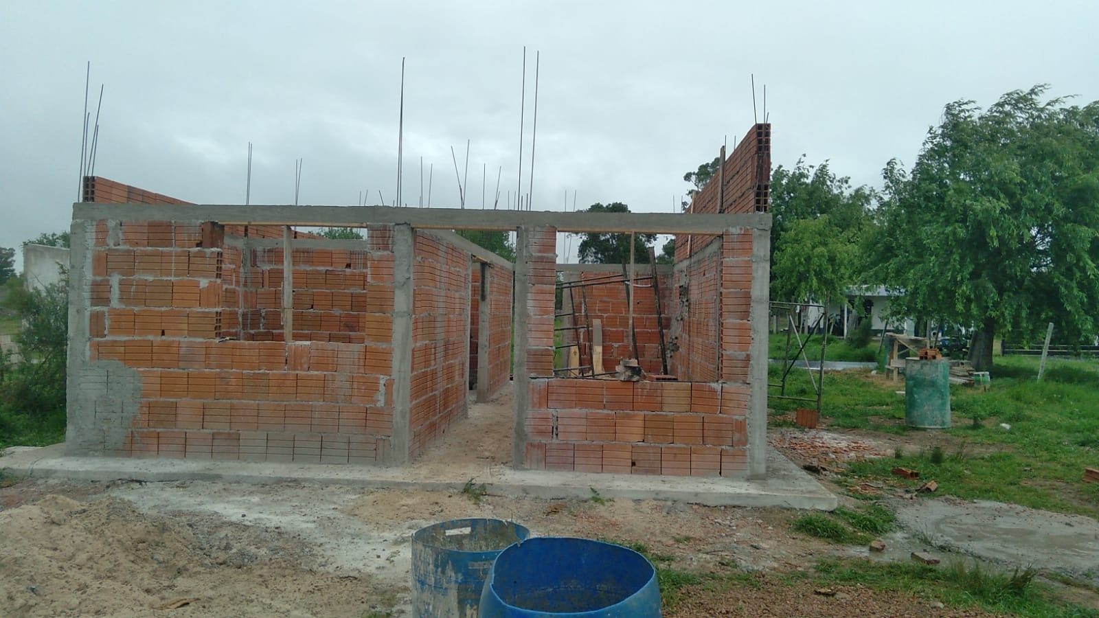 PERDOMO CONSTRUCCIONES PERDOMO CONSTRUCCIONES Albañilería
Revestimiento 
Construcciones 