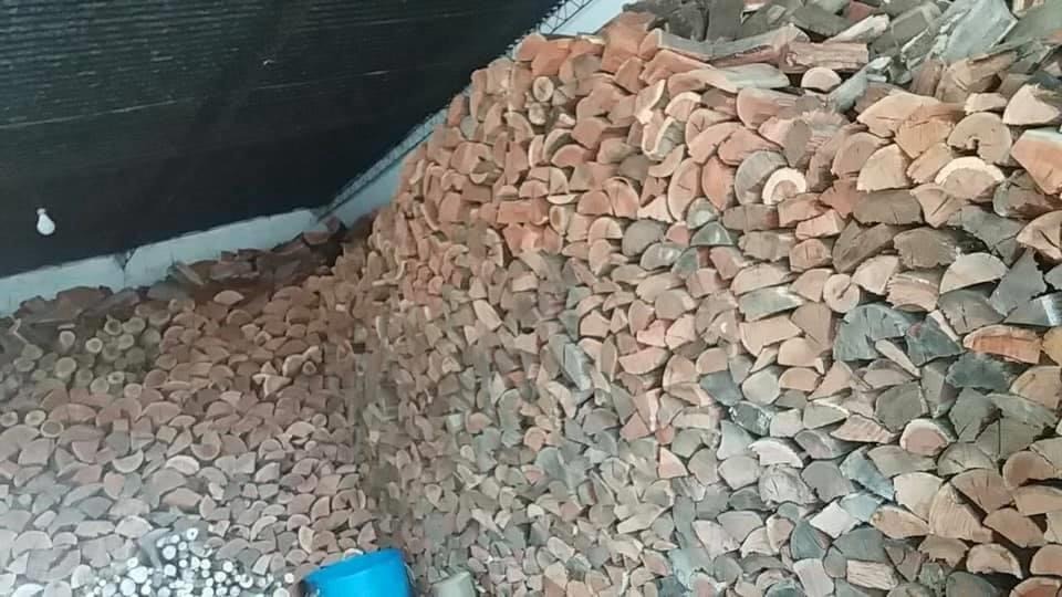 BARRACA DE LEÑA COCO  