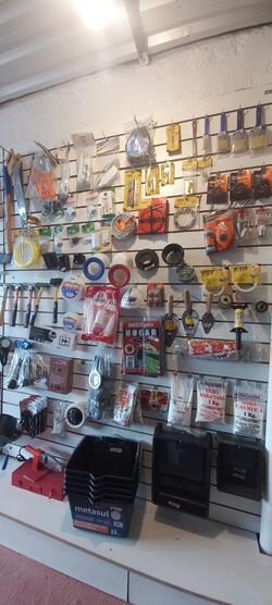 BARRACA Y FERRETERIA LA ORIENTAL BARRACA Y FERRETERIA LOS 3