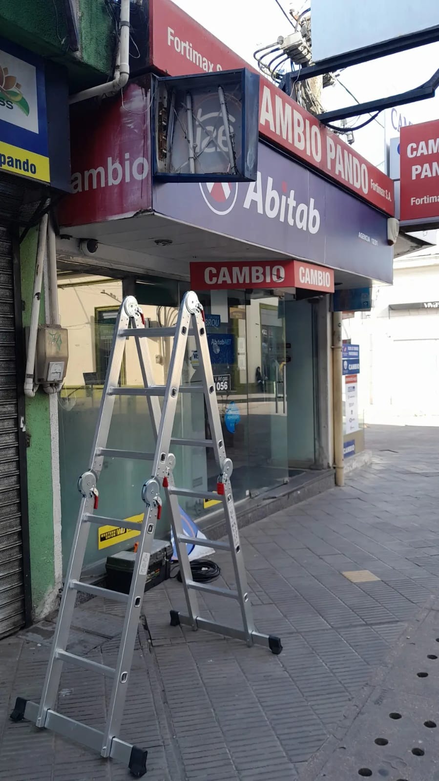 Hierro Tech Construcciones Hierro Tech Construcciones CONSTRUCCIONES TECHOS
PARRILLAS
CONSTRUCCIONES GAL