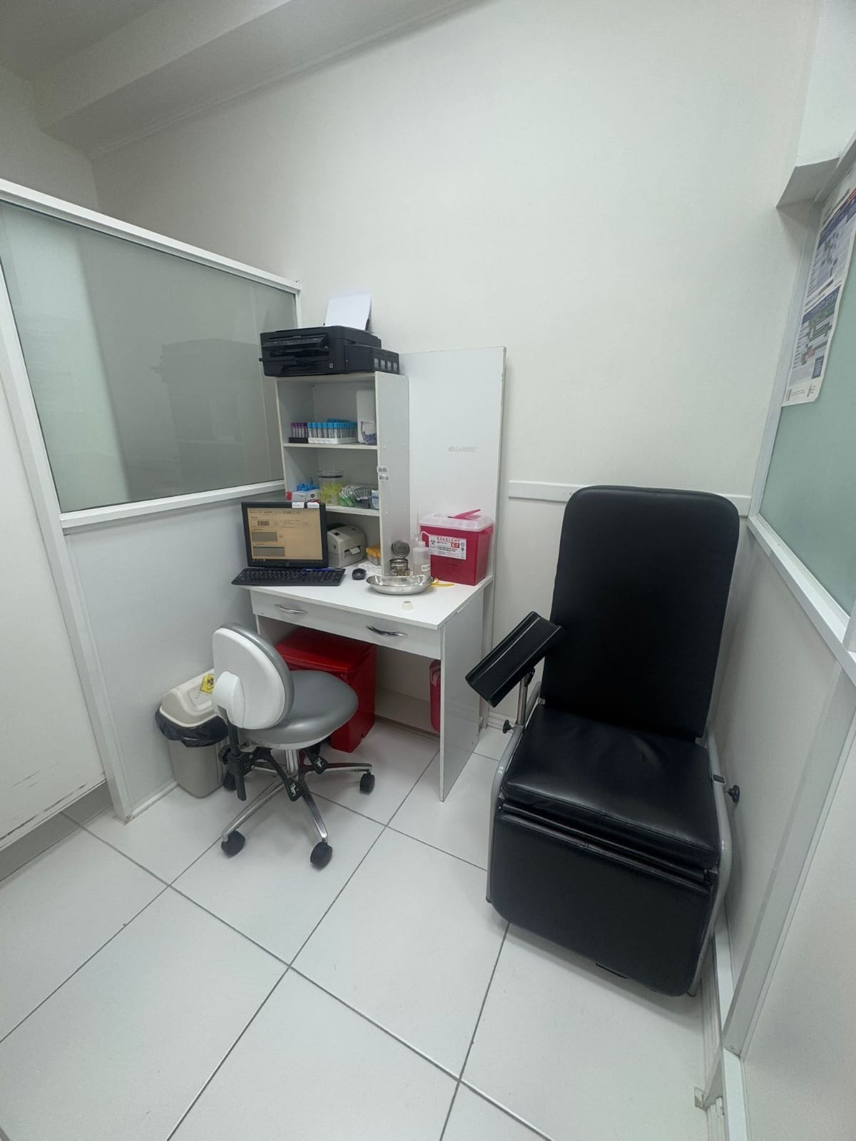 LABORATORIO CAVICA LABORATORIO CAVICA CARNET DE SALUD
LIBRETA DE CONDUCIR
ANALISIS CLINI