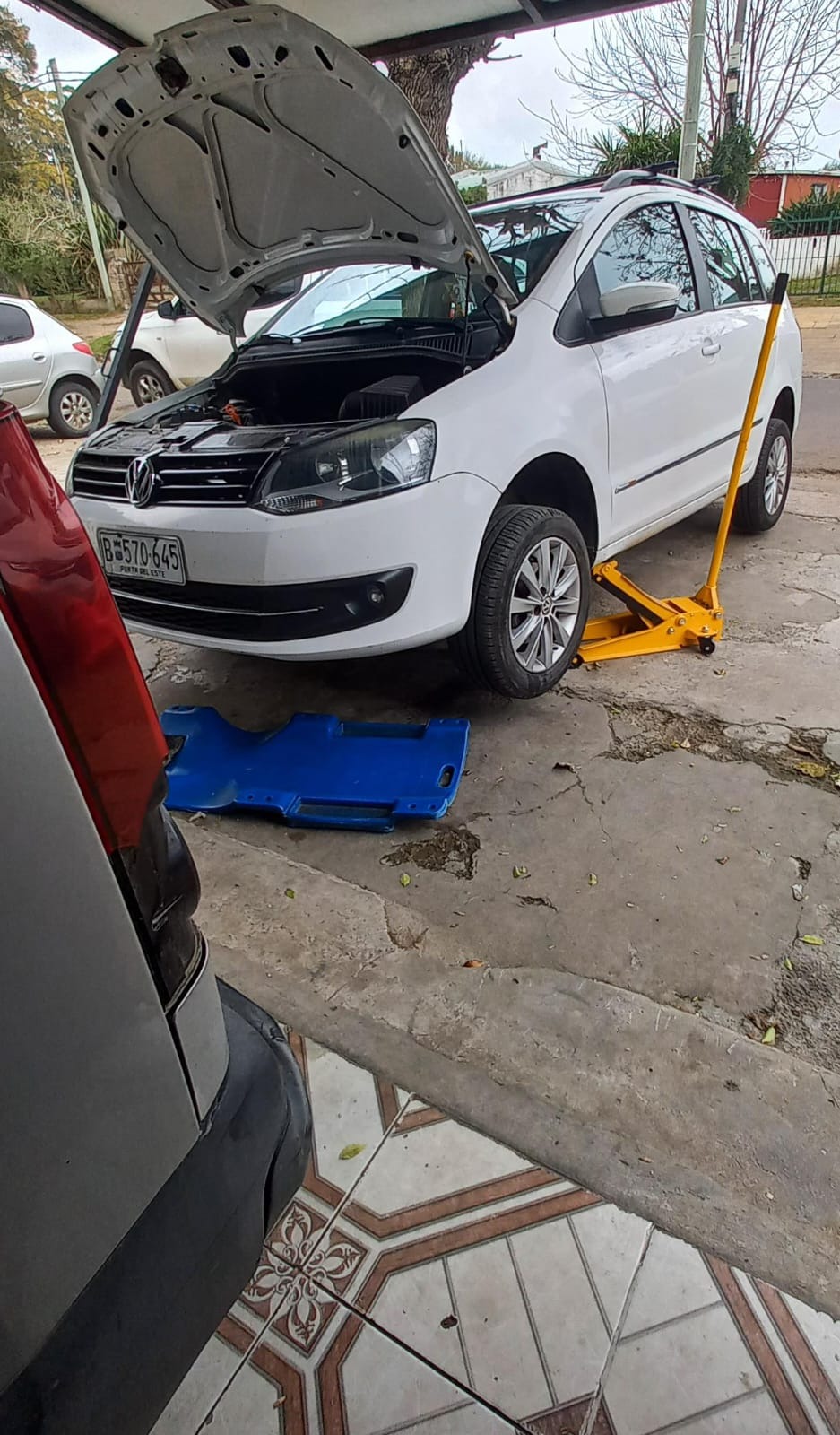 Automecánica MG Cambio de bulvo de marcha atrás y caño tanque de combustible 