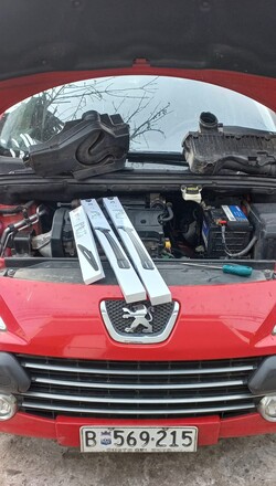 Automecánica MG ////Servicio/// y con calidad en los repuestos.., escobillas originales