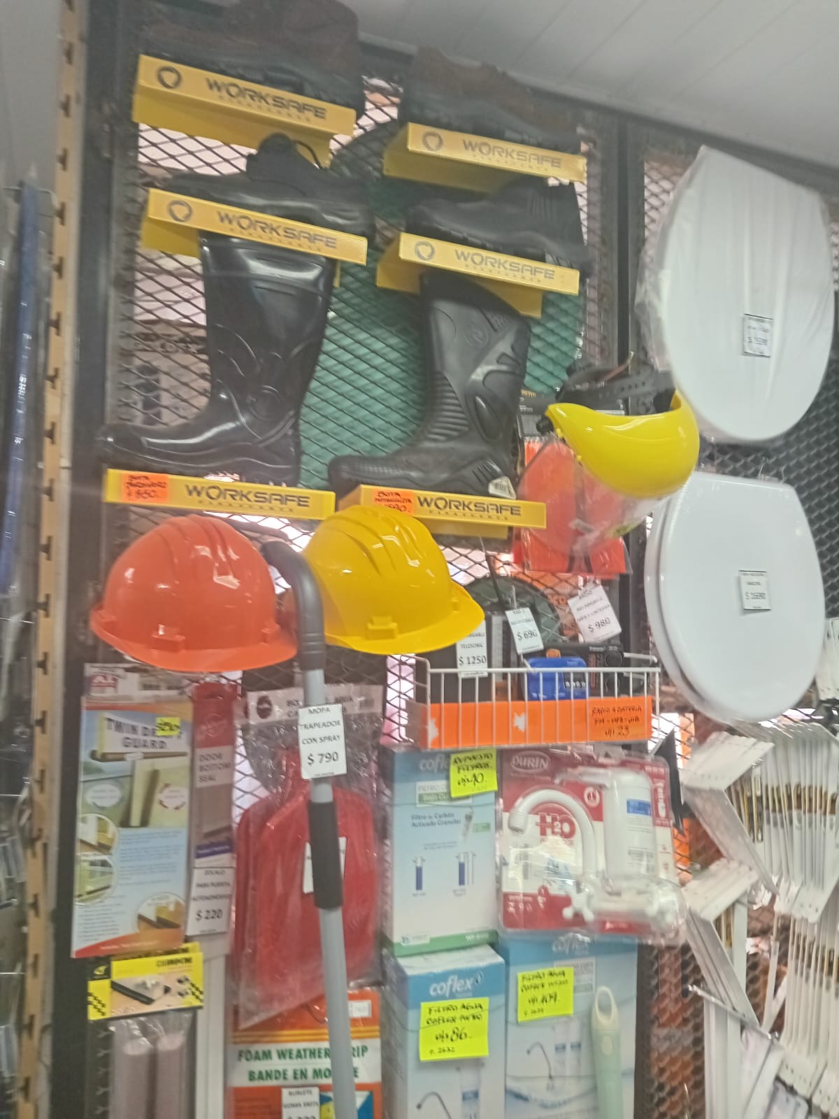 FERRETERÍA Y BARRACA DANIEL  