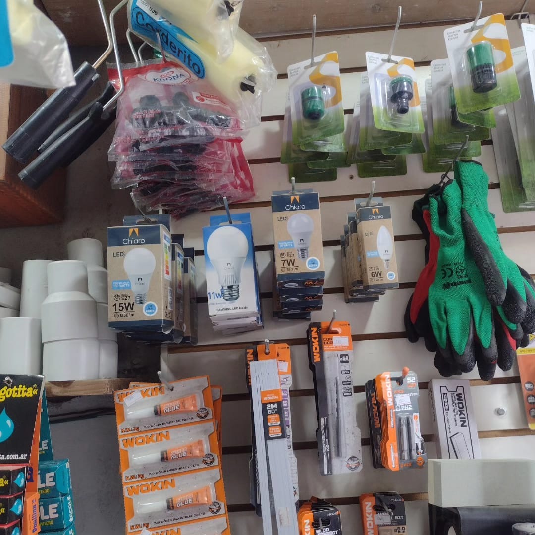 FERRETERIA FERRE LEZICA FERRETERIA FERRE LEZICA Sanitaria 
Pintureria 
Albañileria 
Jardinería 
He