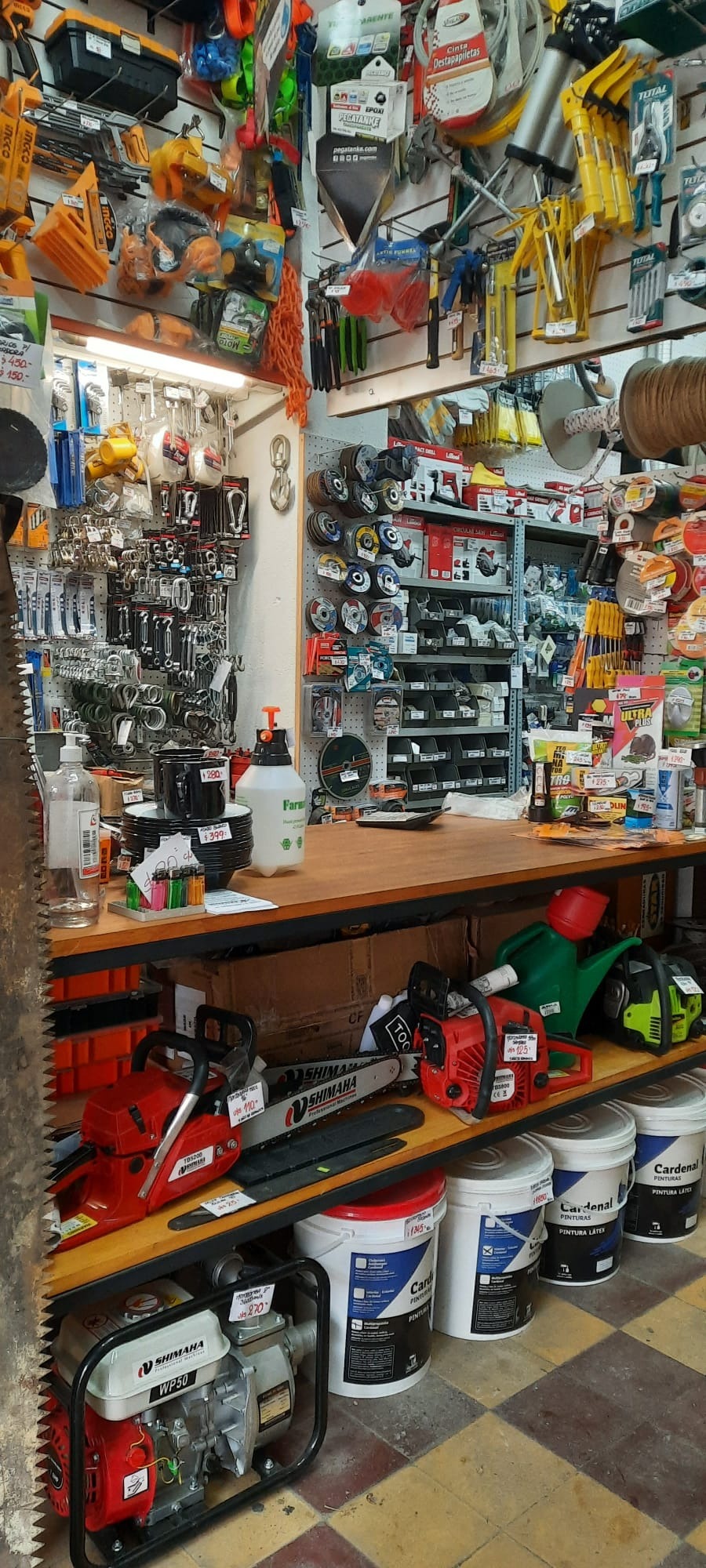 FERRETERIA EL LABRADOR  