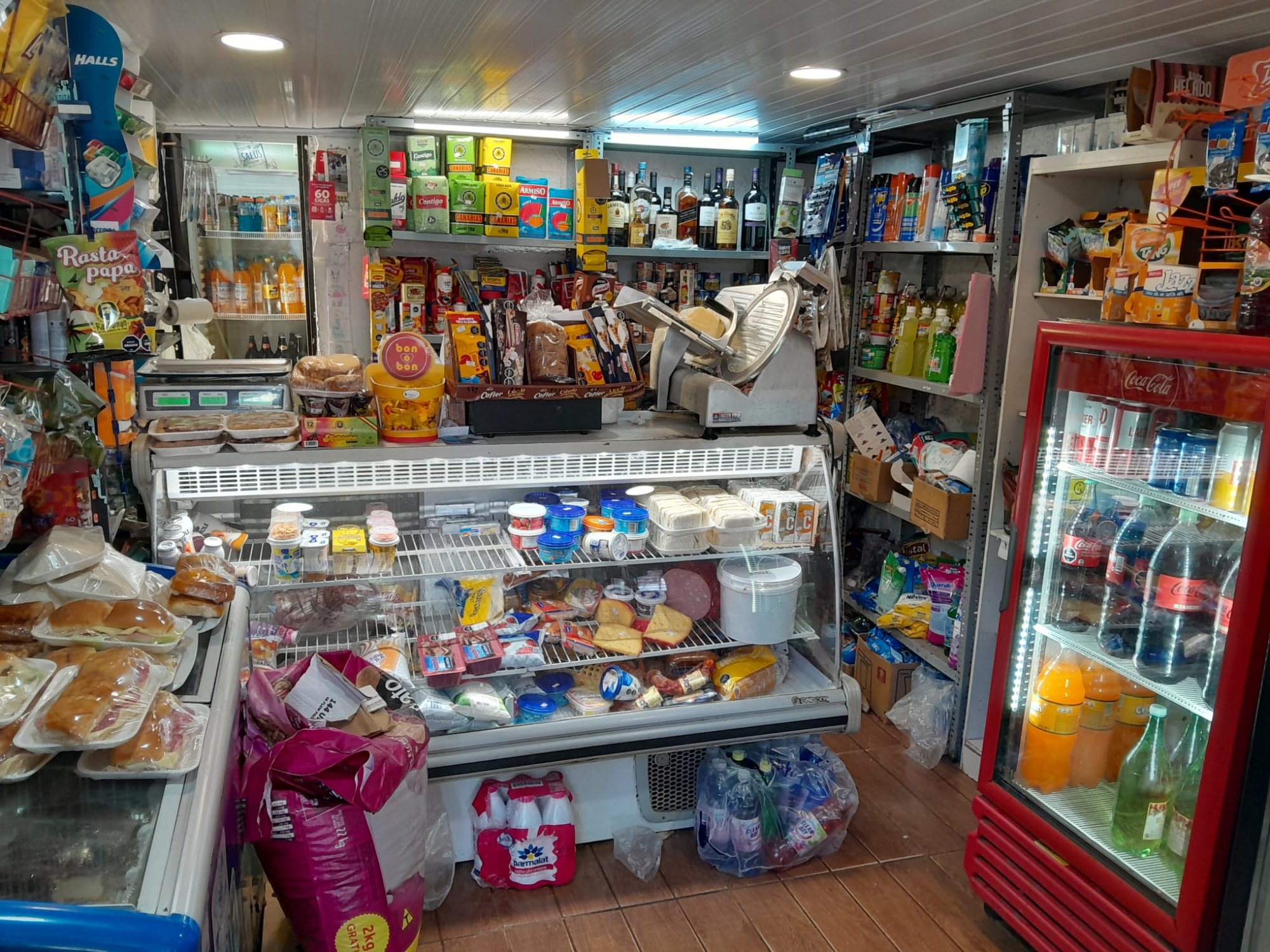 AUTOSERVICIO LO DE LORE MARTIN  