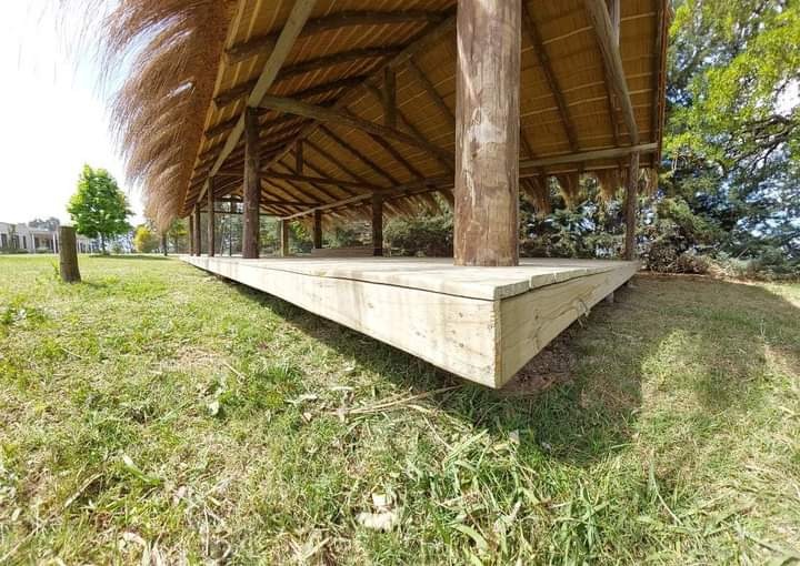 QUINCHOS DEL SACRAMENTO QUINCHOS DEL SACRAMENTO BARBACOAS
PERGOLAS
DECKS
CARPINTEROS
QUINCHADOS
QU