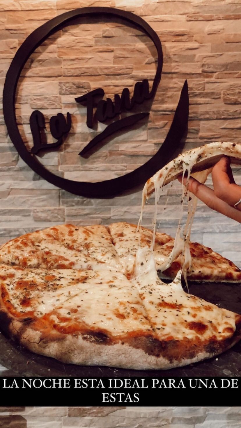 Pizzería La Tana  