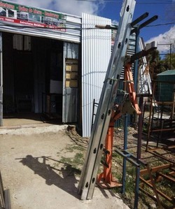 CARLOS BOTTA DEPÓSITO DE HIERROS 