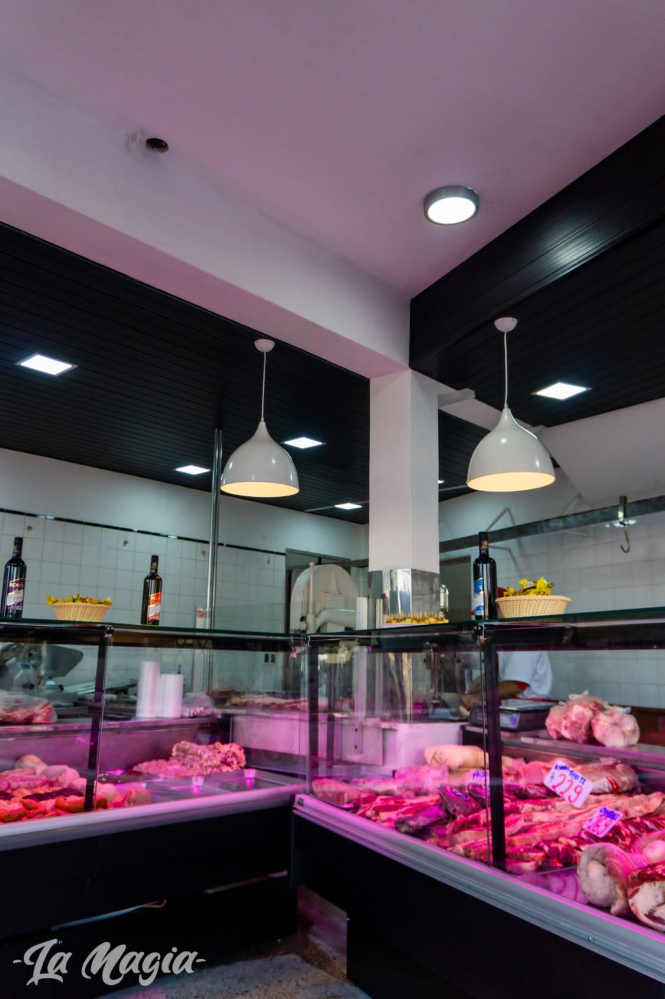 CARNICERÍA LA MAGIA  Pollos, pechugas, muslos, chorizos, morcillas, car
