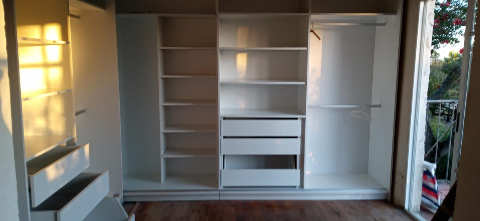 Carpintero a Medida Jorge González CARPINTERO A MEDIDA Carpintería 
Muebles a medida