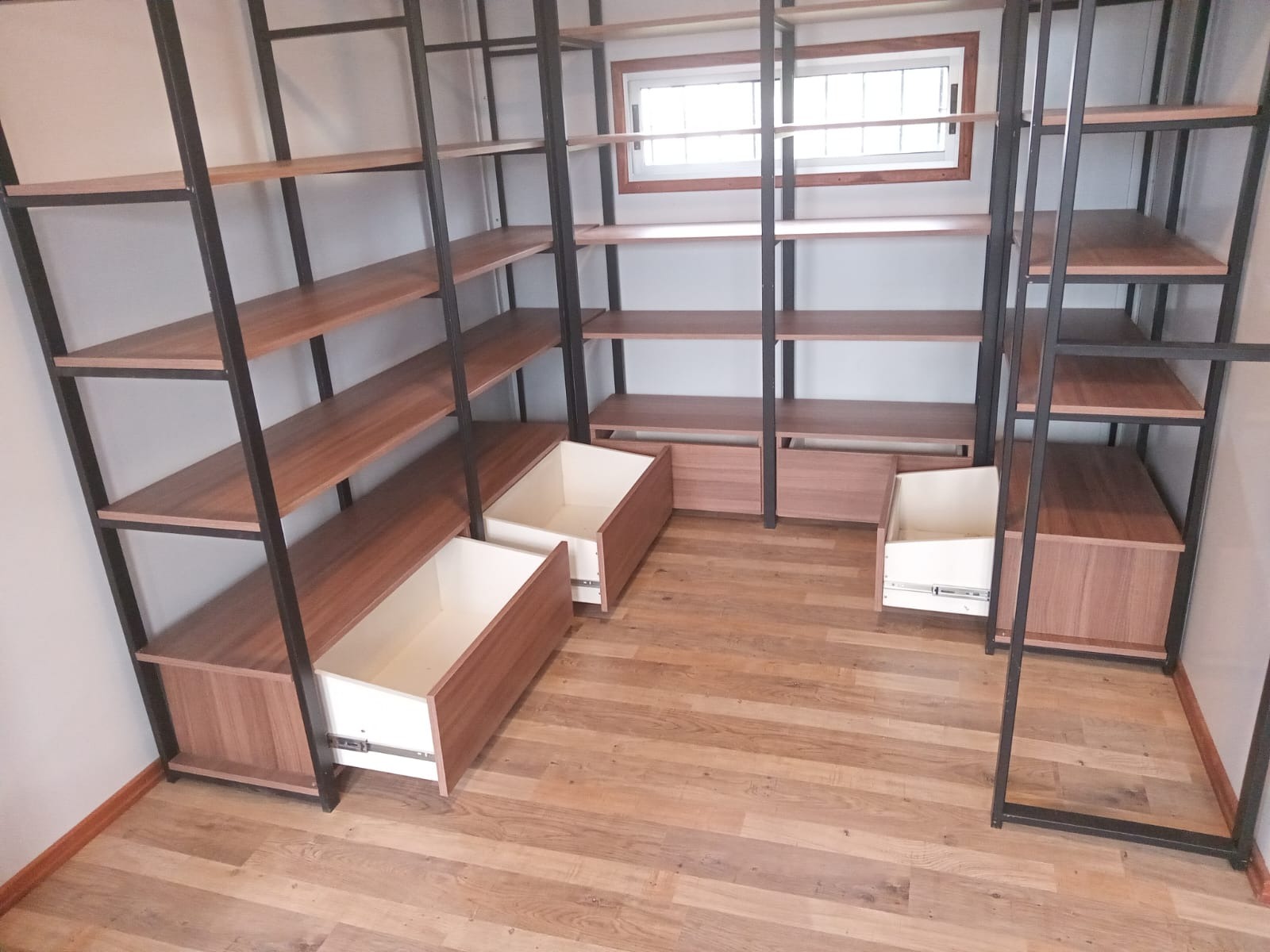 Carpintero a Medida Jorge González CARPINTERO A MEDIDA Herrería