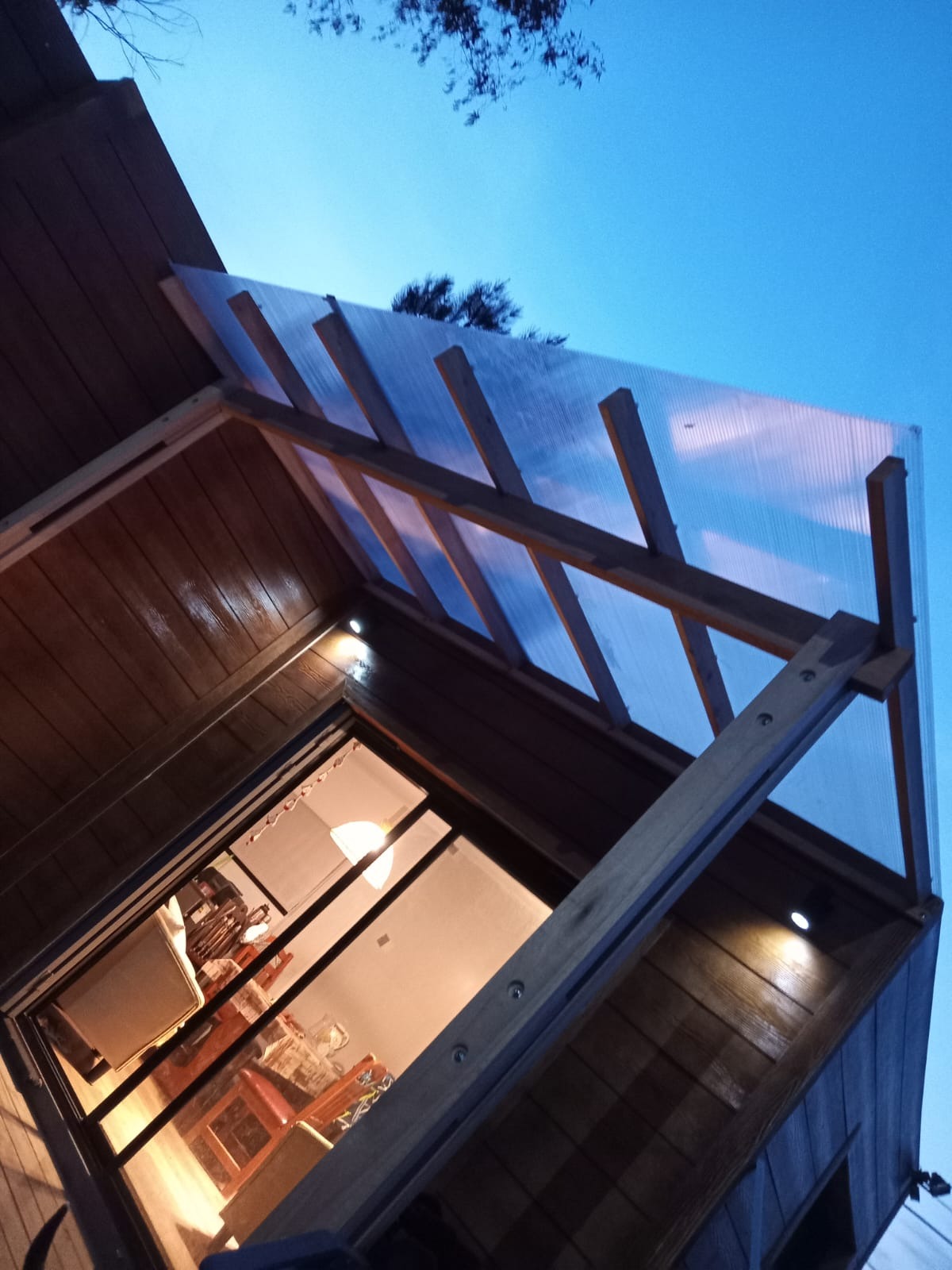 Carpintero a Medida Jorge González CARPINTERO A MEDIDA Carpintería 
Trabajos a medida