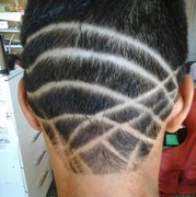 PELUQUERIA HOMBRE ROJO